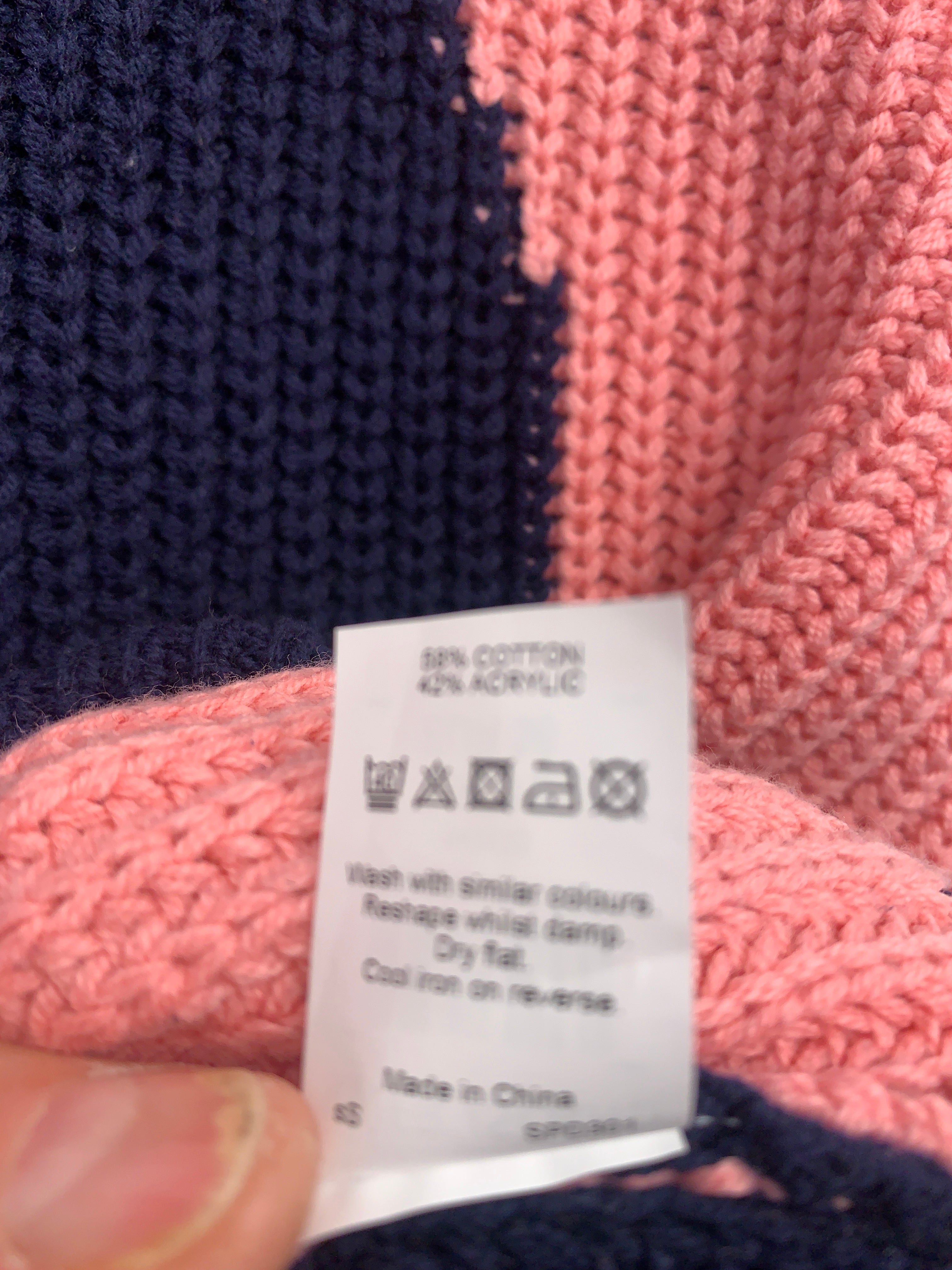 River Island Strik
